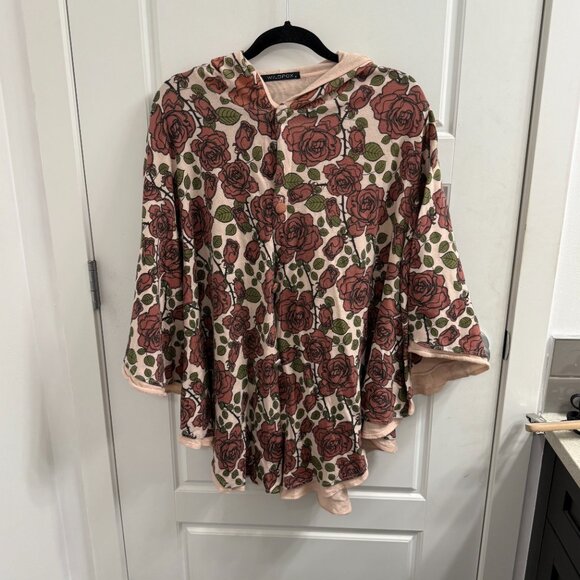 Wildfox rose print hooded button up poncho top size small - Picture 1 of 4